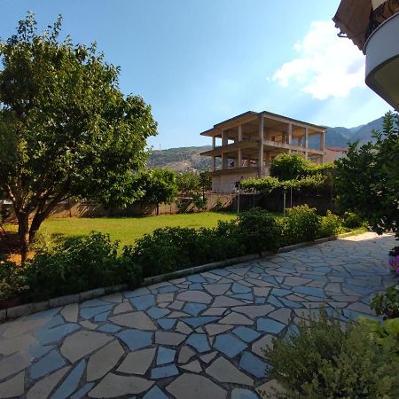 Cheerful 2 Bedroom Villa With Free Parking. Gjirokastër Exterior foto