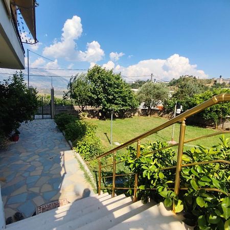 Cheerful 2 Bedroom Villa With Free Parking. Gjirokastër Exterior foto
