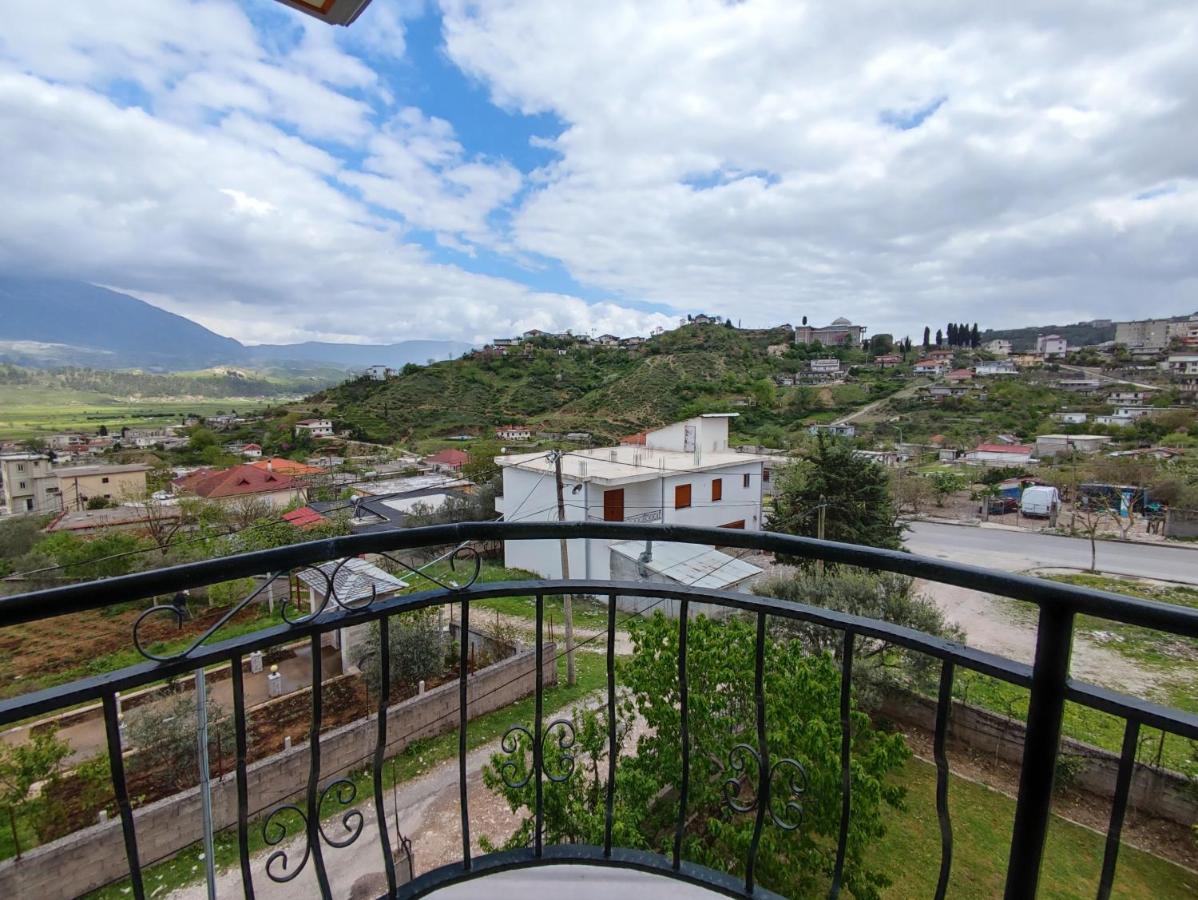 Cheerful 2 Bedroom Villa With Free Parking. Gjirokastër Exterior foto